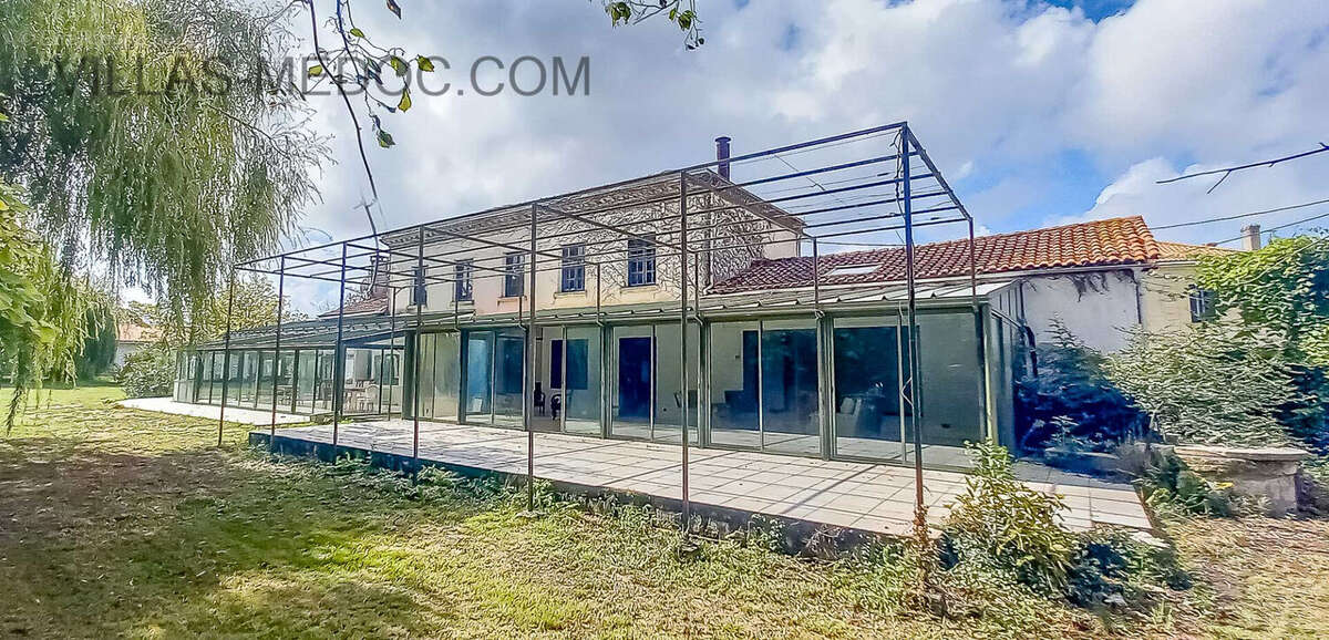 Maison à SAINT-CHRISTOLY-MEDOC