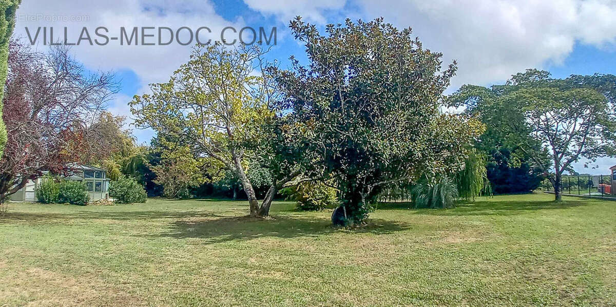 Maison à SAINT-CHRISTOLY-MEDOC