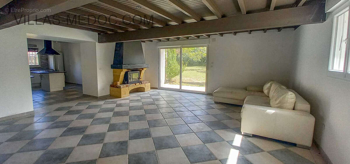 Maison à SAINT-CHRISTOLY-MEDOC