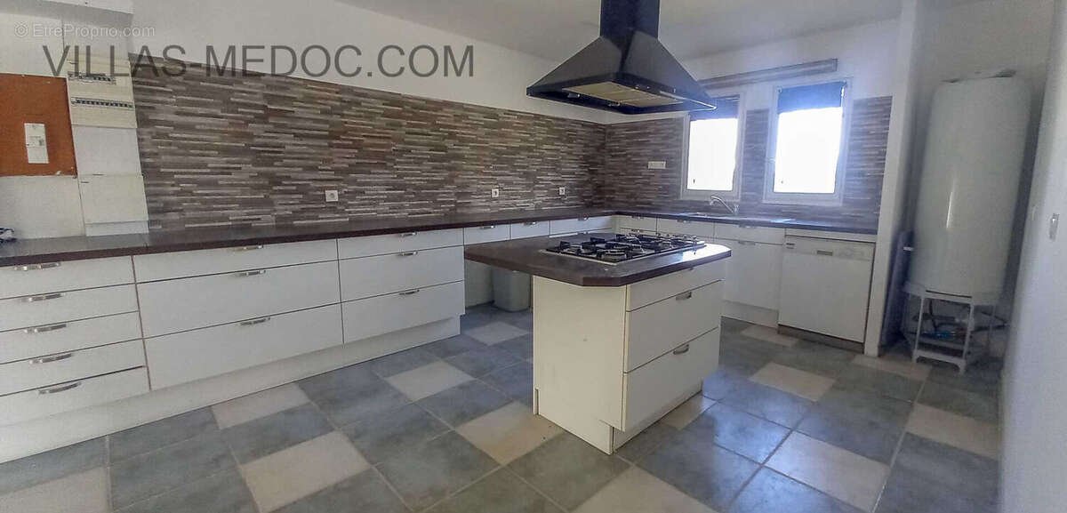 Maison à SAINT-CHRISTOLY-MEDOC