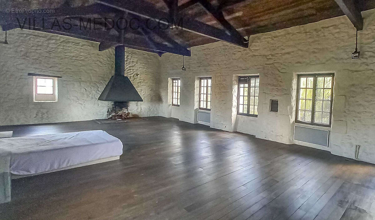 Maison à SAINT-CHRISTOLY-MEDOC