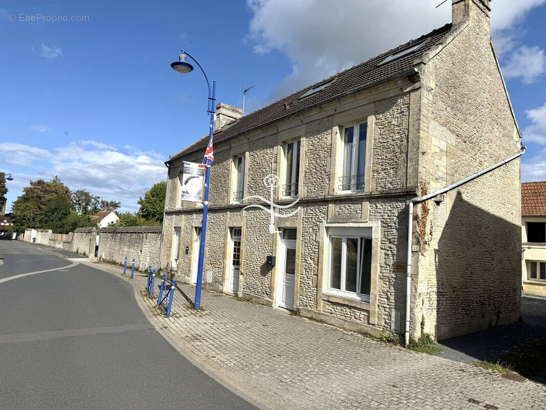 Appartement à COLLEVILLE-MONTGOMERY