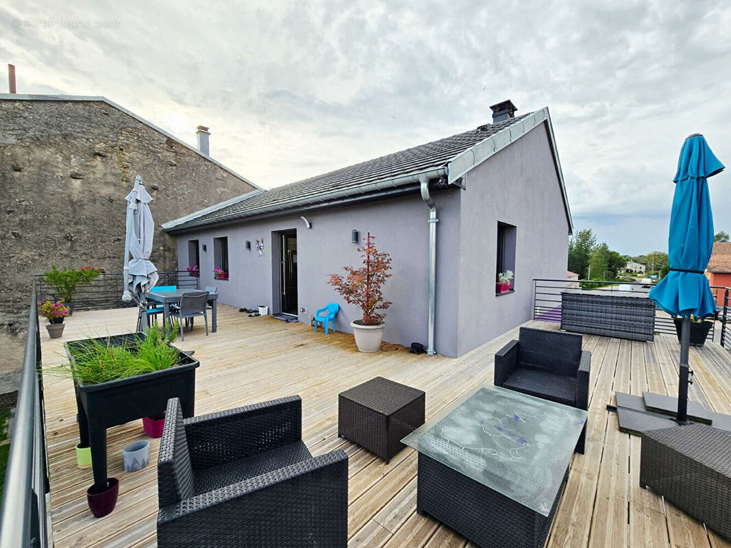 Maison à SAINT-PIERREMONT