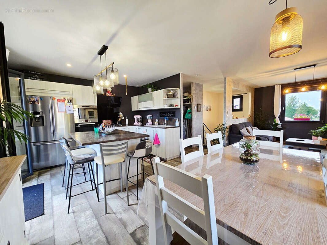 Maison à SAINT-PIERREMONT