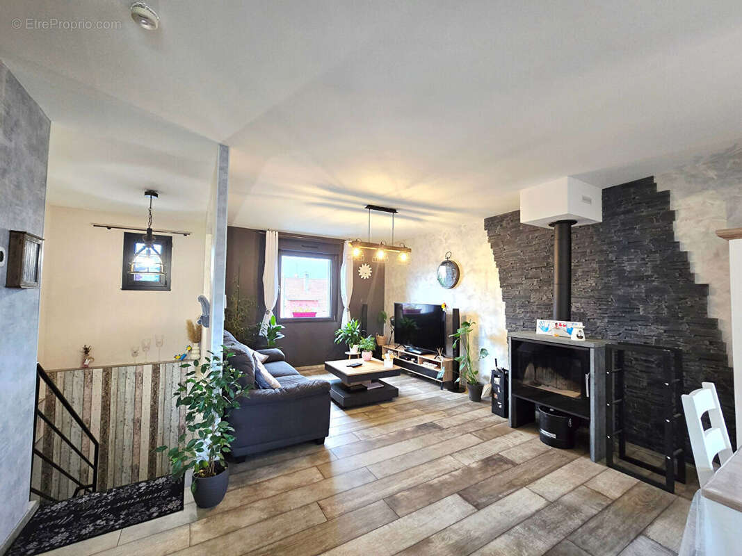 Maison à SAINT-PIERREMONT