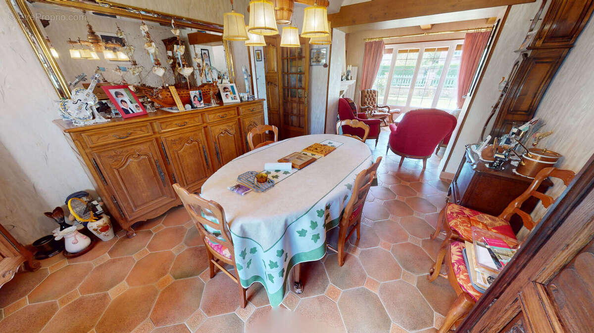 Maison à MEZIDON-CANON