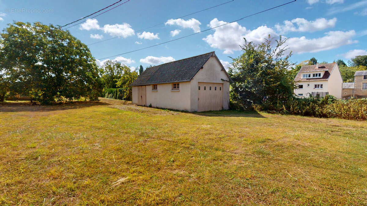 Maison à MEZIDON-CANON