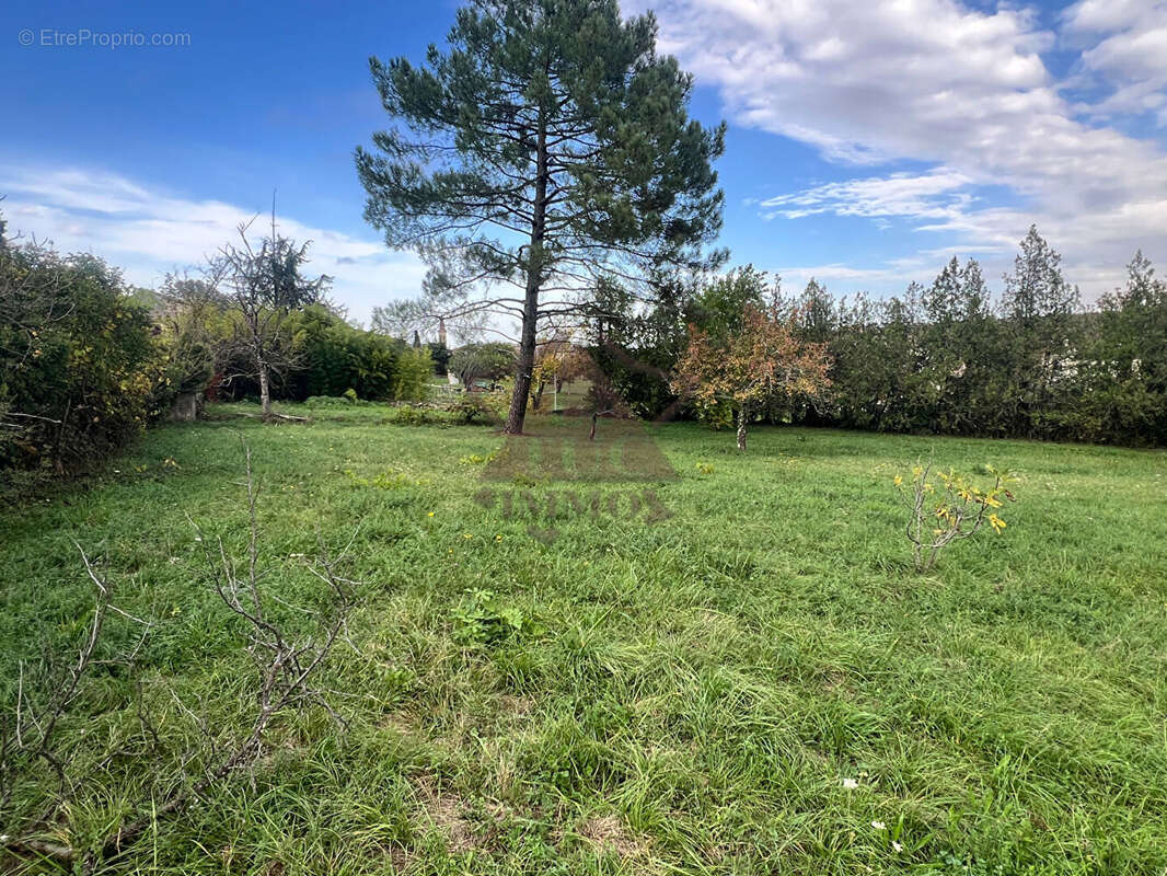 Terrain à SAINT-PAUL-LE-JEUNE