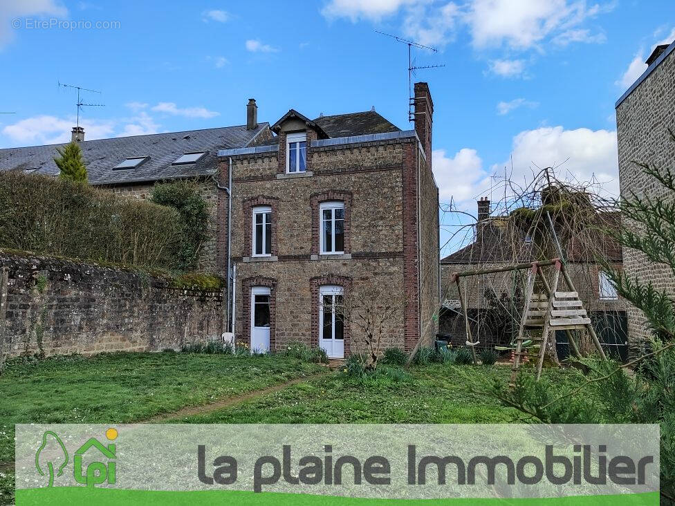 Maison à LA FERTE-MACE