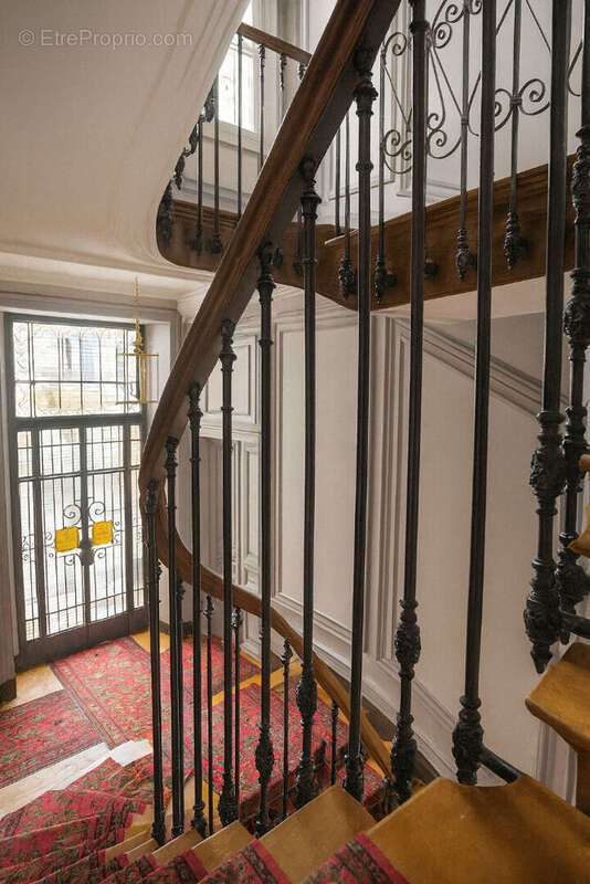 Appartement à PARIS-8E
