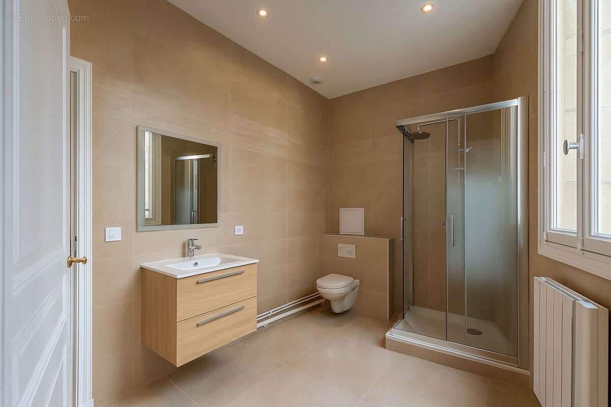 Appartement à PARIS-8E