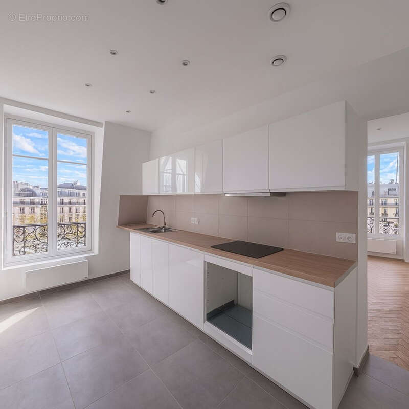 Appartement à PARIS-8E