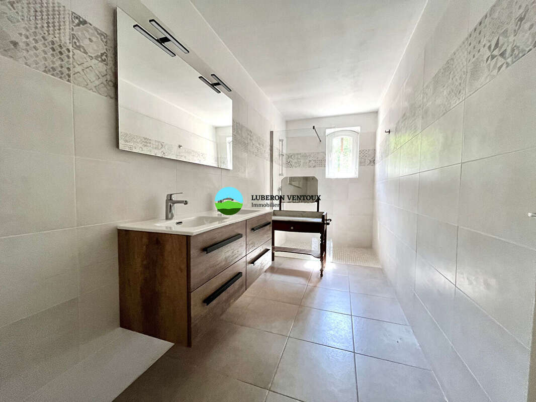 Maison à PERNES-LES-FONTAINES