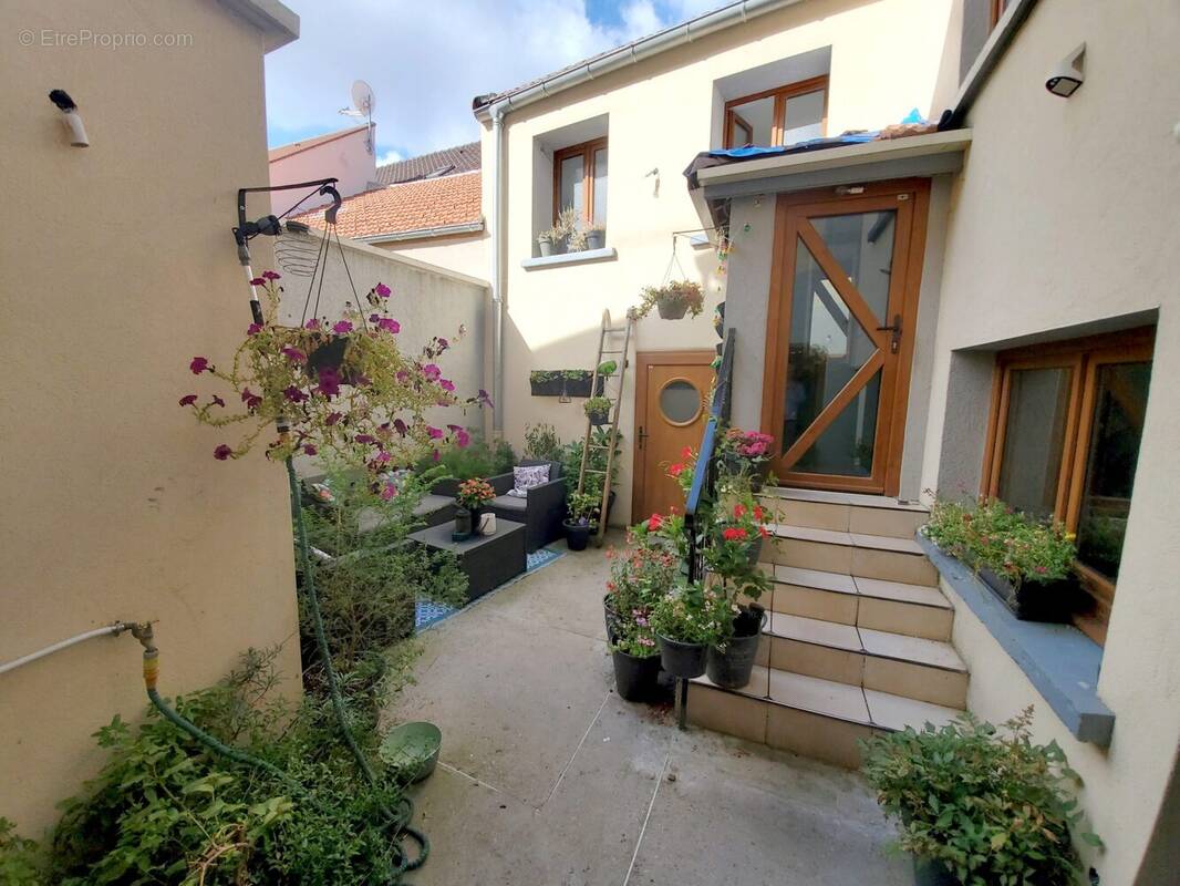 Maison à EVECQUEMONT