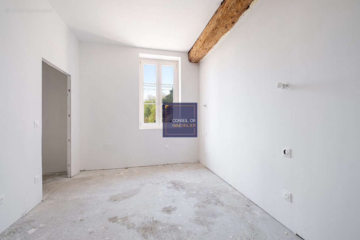 Appartement à SAINT-GENIS-LAVAL