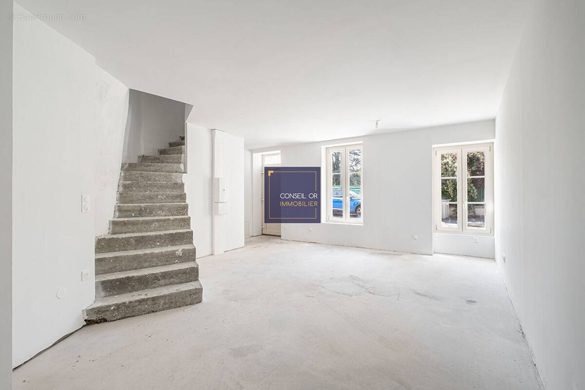 Appartement à SAINT-GENIS-LAVAL