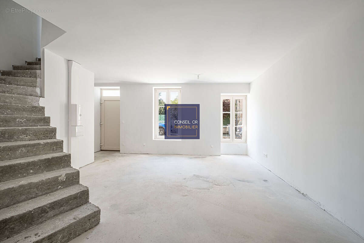 Appartement à SAINT-GENIS-LAVAL