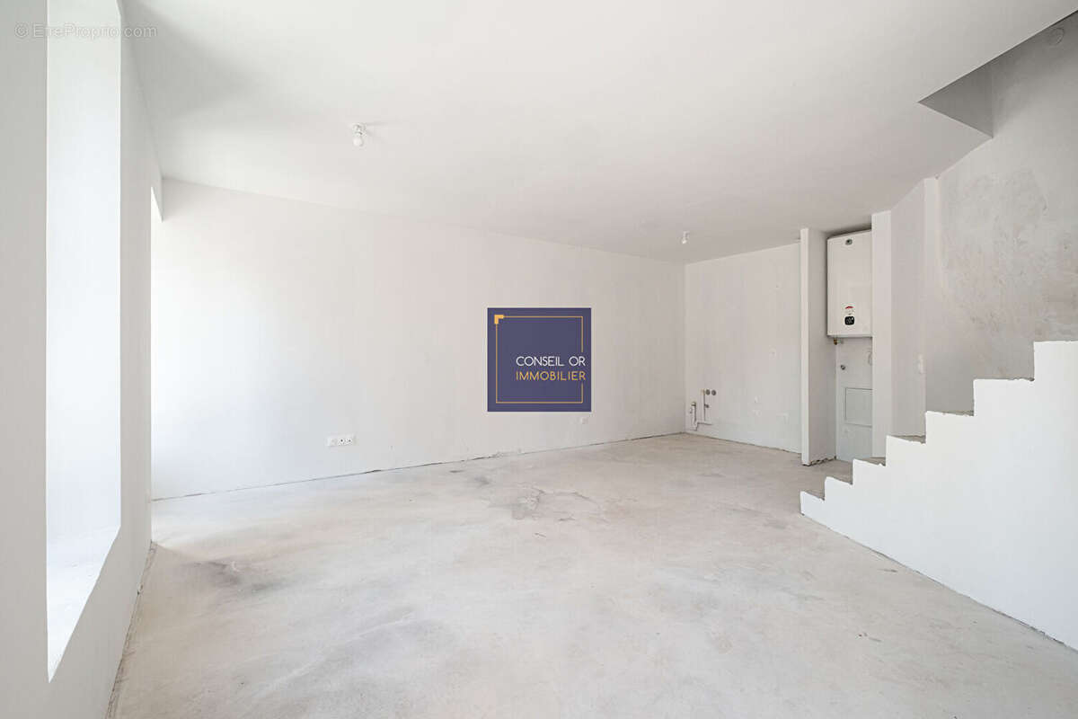 Appartement à SAINT-GENIS-LAVAL