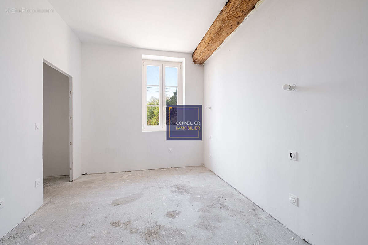 Appartement à SAINT-GENIS-LAVAL
