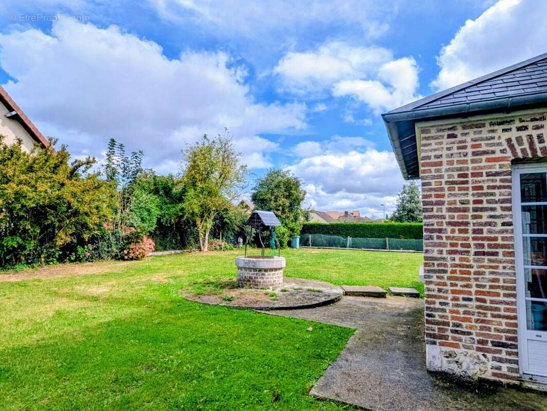 Maison à SAINT-OUEN-DE-THOUBERVILLE