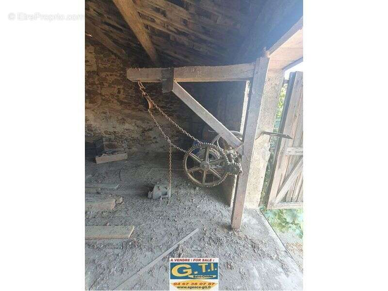 Parking à BABEAU-BOULDOUX