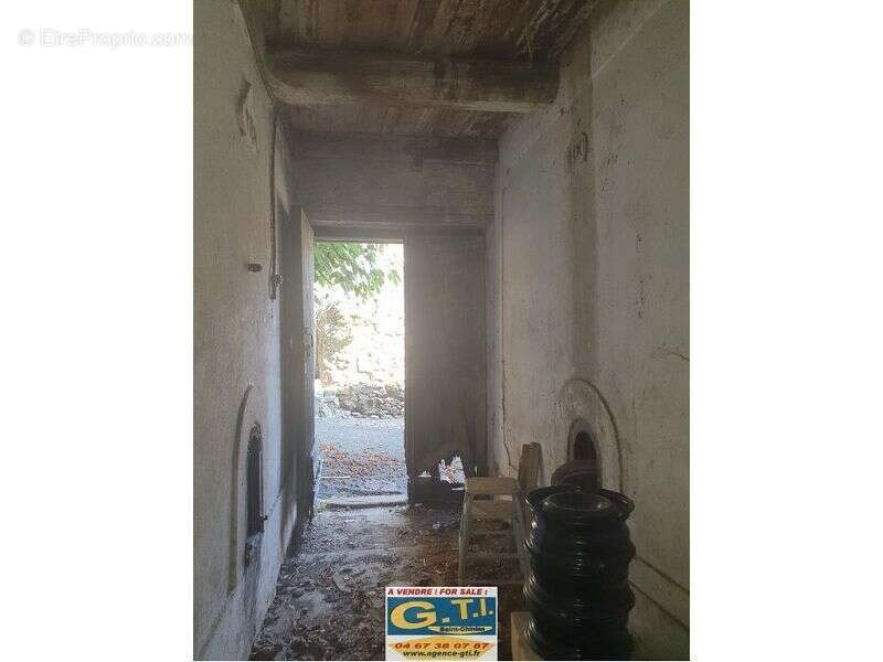 Parking à BABEAU-BOULDOUX