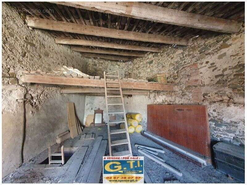 Parking à BABEAU-BOULDOUX