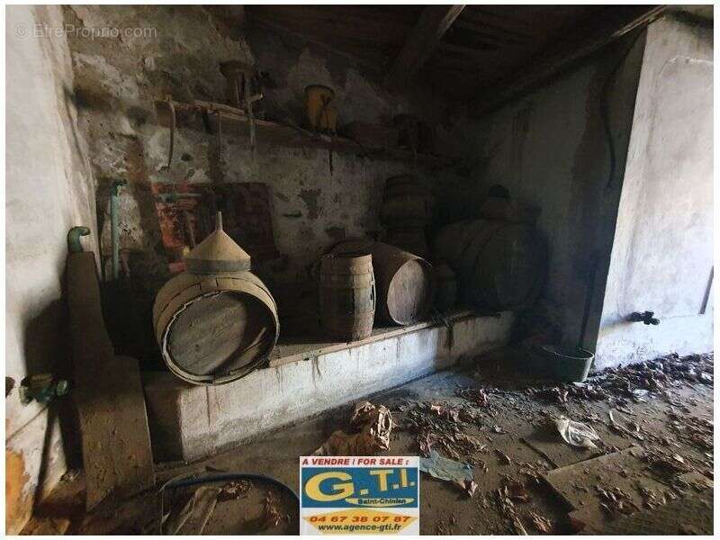 Parking à BABEAU-BOULDOUX