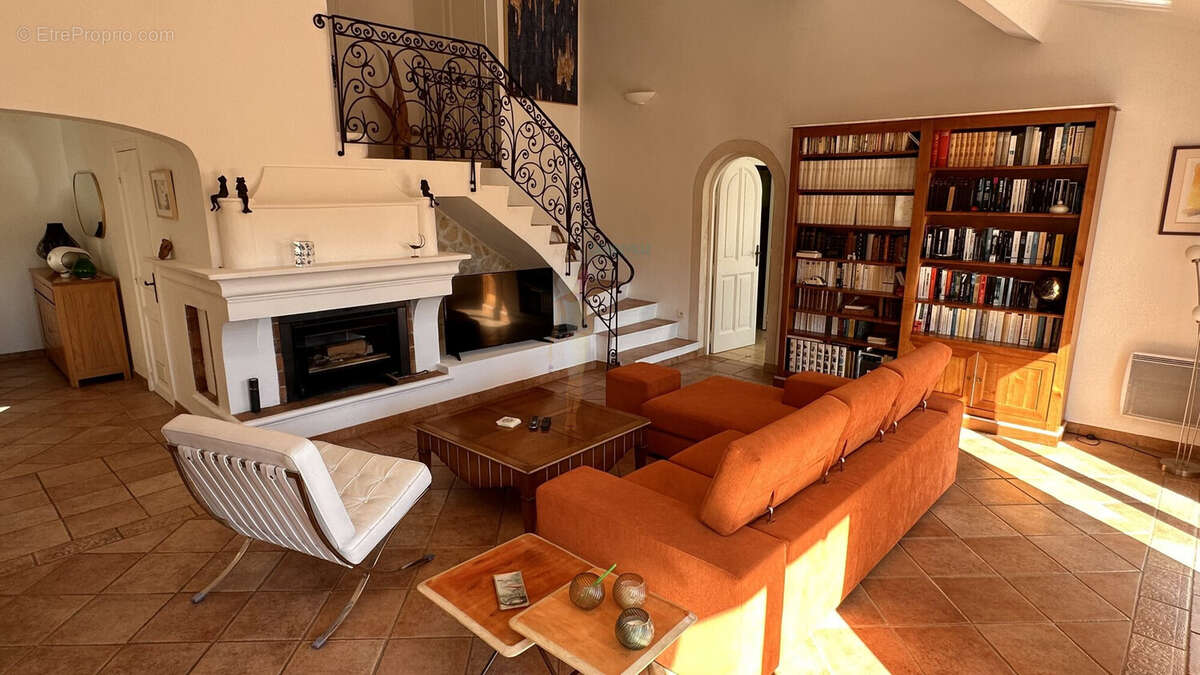 Maison à LES ISSAMBRES