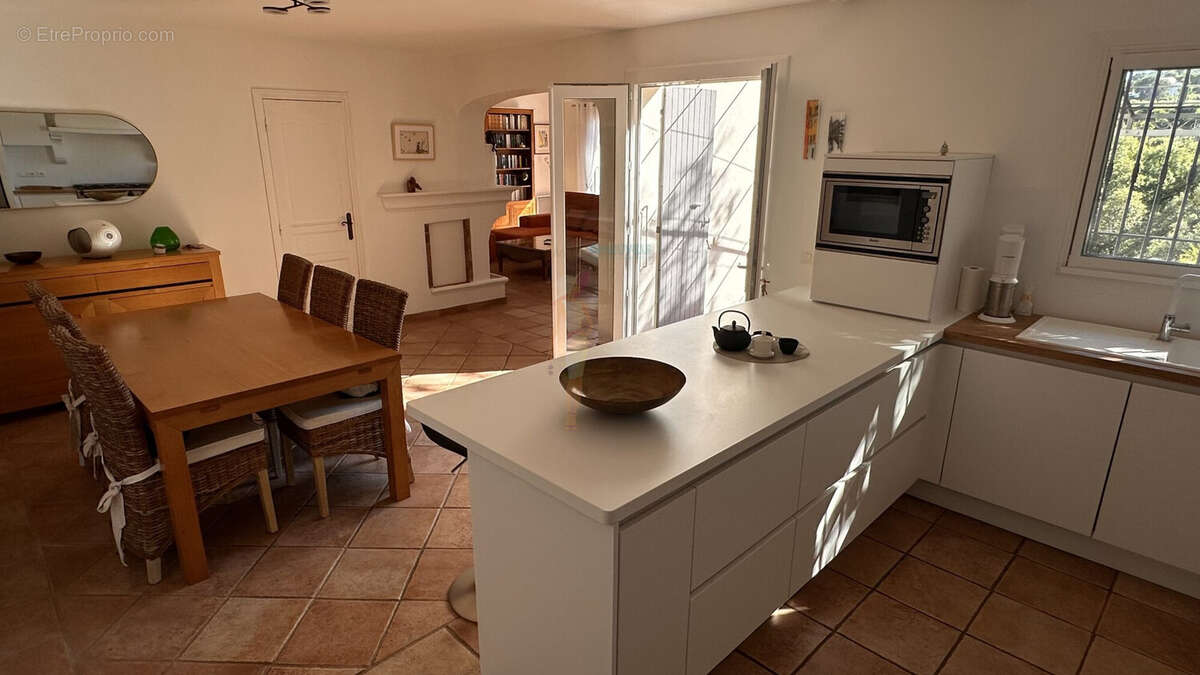 Maison à LES ISSAMBRES