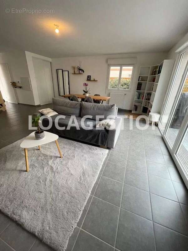 Maison à LA SALVETAT-SAINT-GILLES