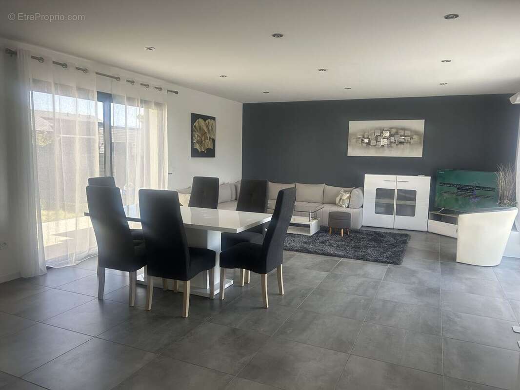 Maison à SAINT-LATTIER