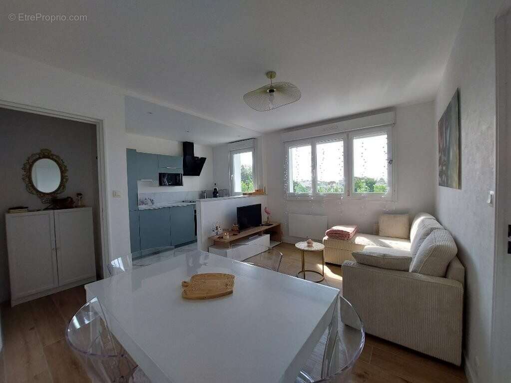 Appartement à DONVILLE-LES-BAINS