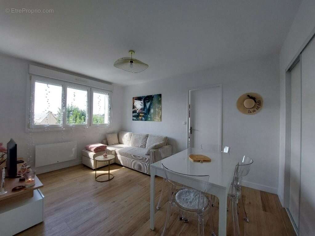 Appartement à DONVILLE-LES-BAINS