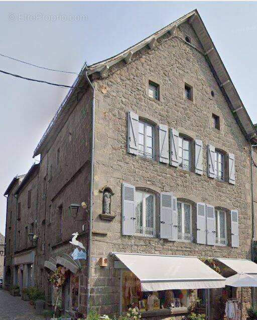 Appartement à BESSE-ET-SAINT-ANASTAISE