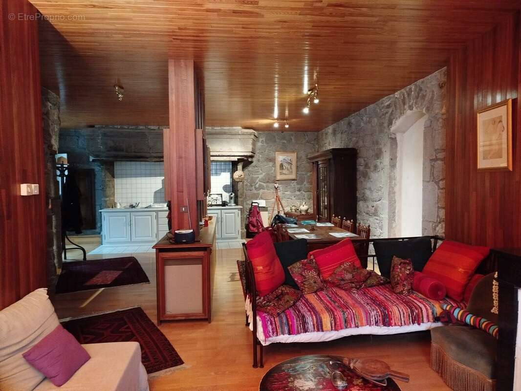 Appartement à BESSE-ET-SAINT-ANASTAISE