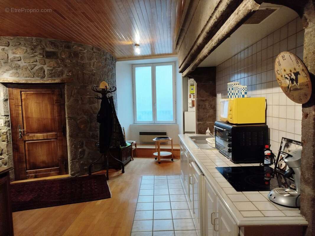 Appartement à BESSE-ET-SAINT-ANASTAISE