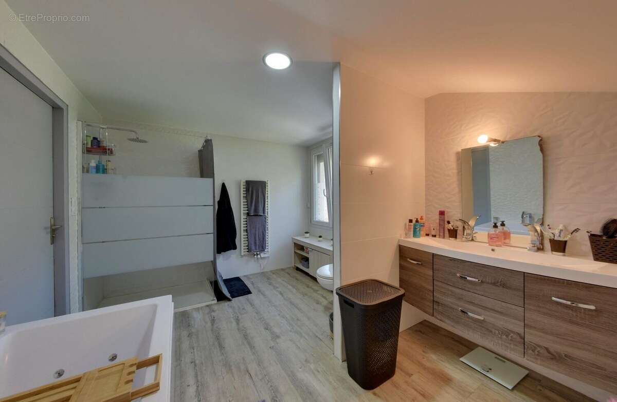 Maison à FONTANIL-CORNILLON