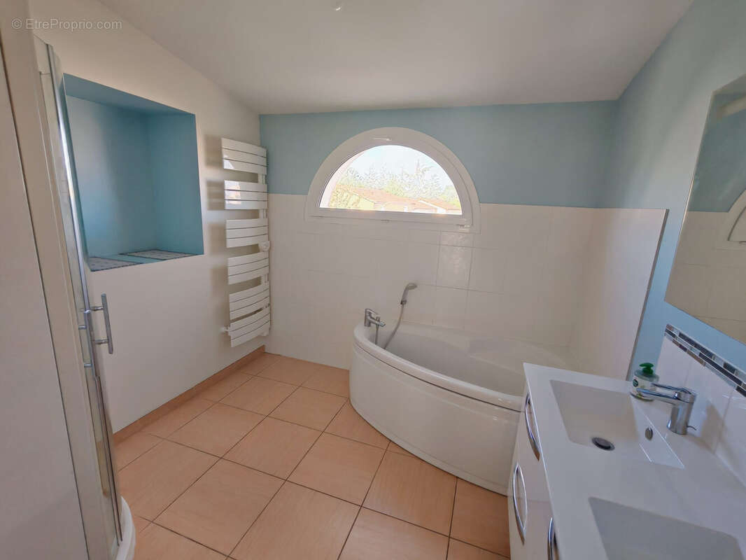 Maison à BUXEROLLES