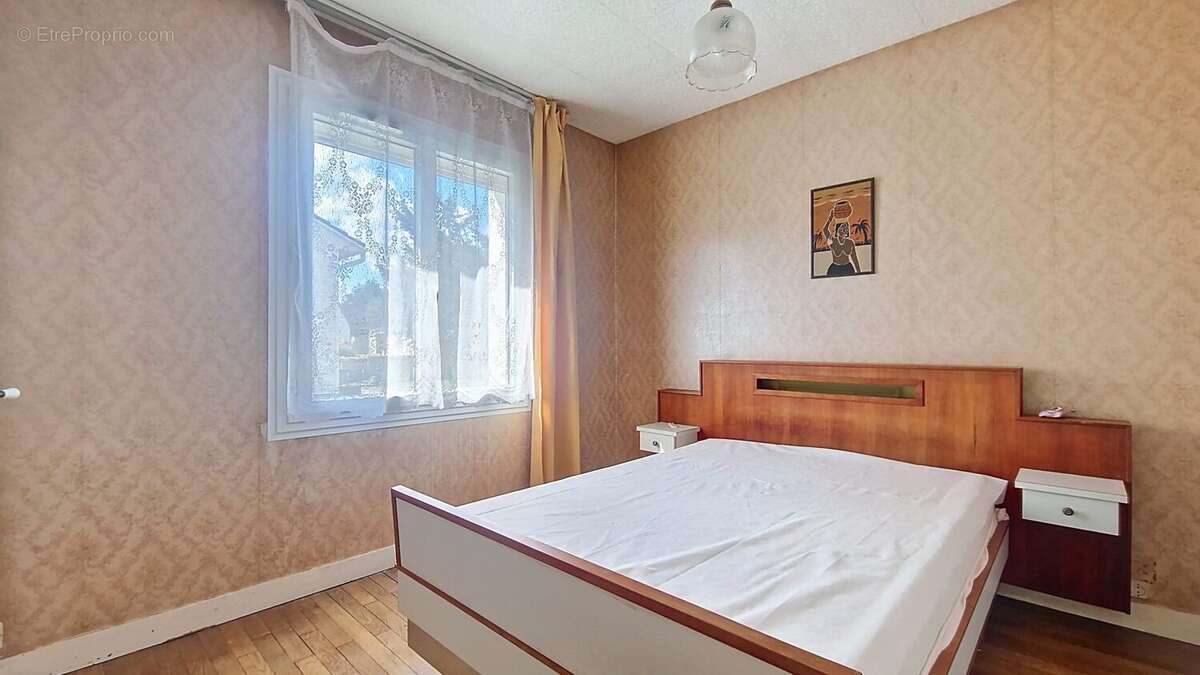 Maison à LA CHAUSSEE-SAINT-VICTOR