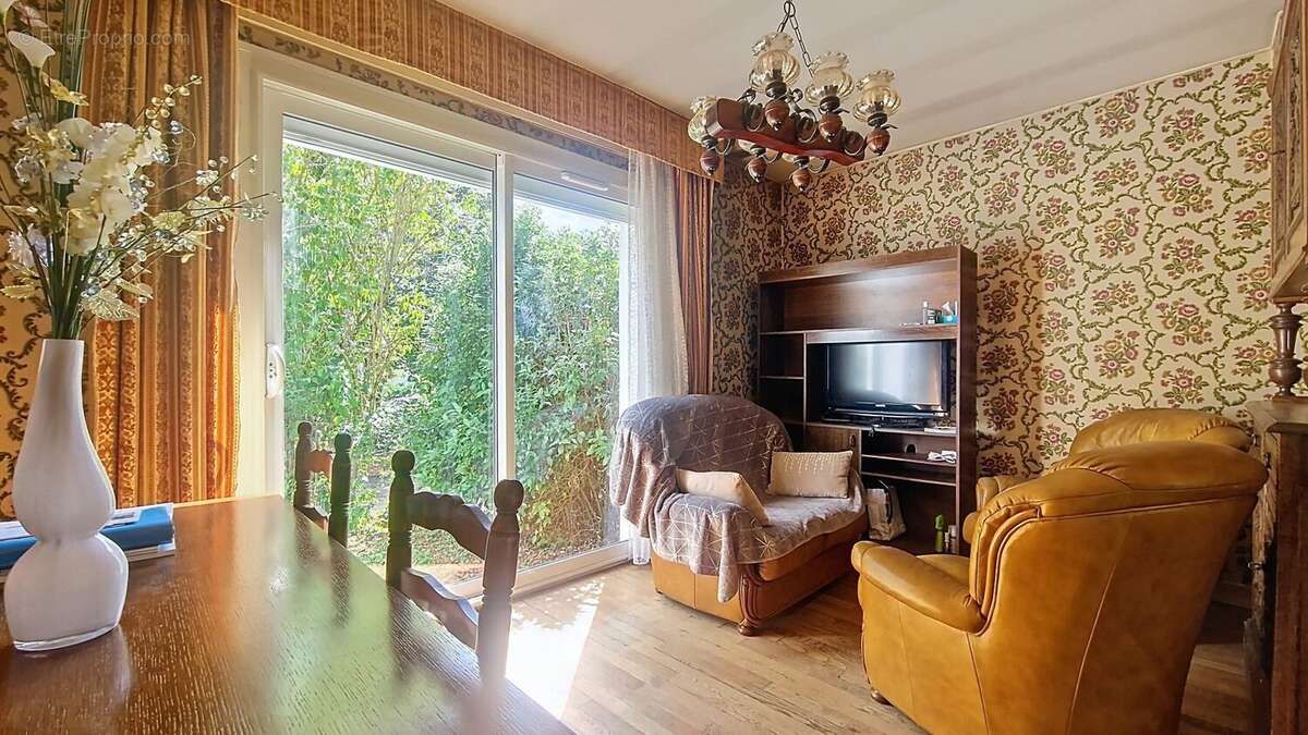 Maison à LA CHAUSSEE-SAINT-VICTOR