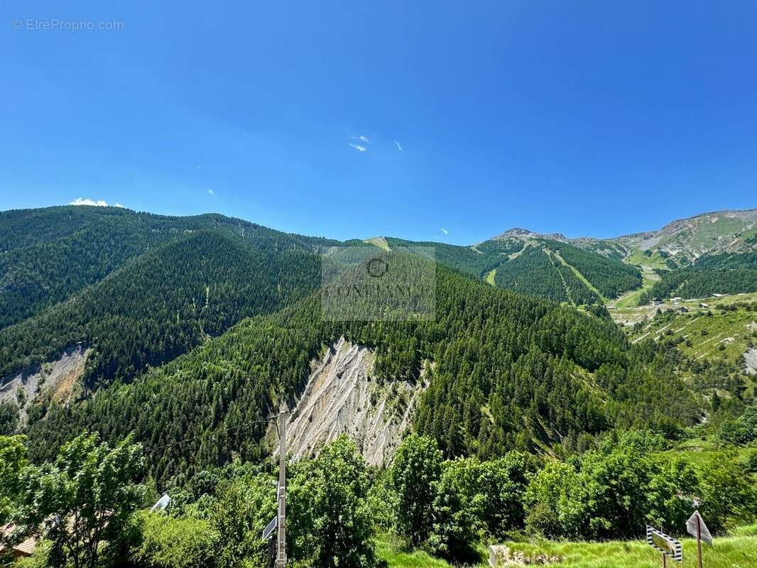 Appartement à SAINT-ETIENNE-DE-TINEE