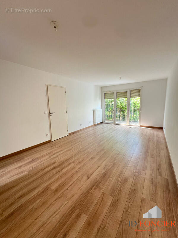 Appartement à MORANGIS