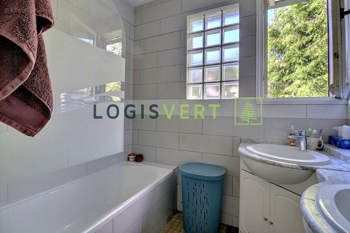 Maison à BURES-SUR-YVETTE