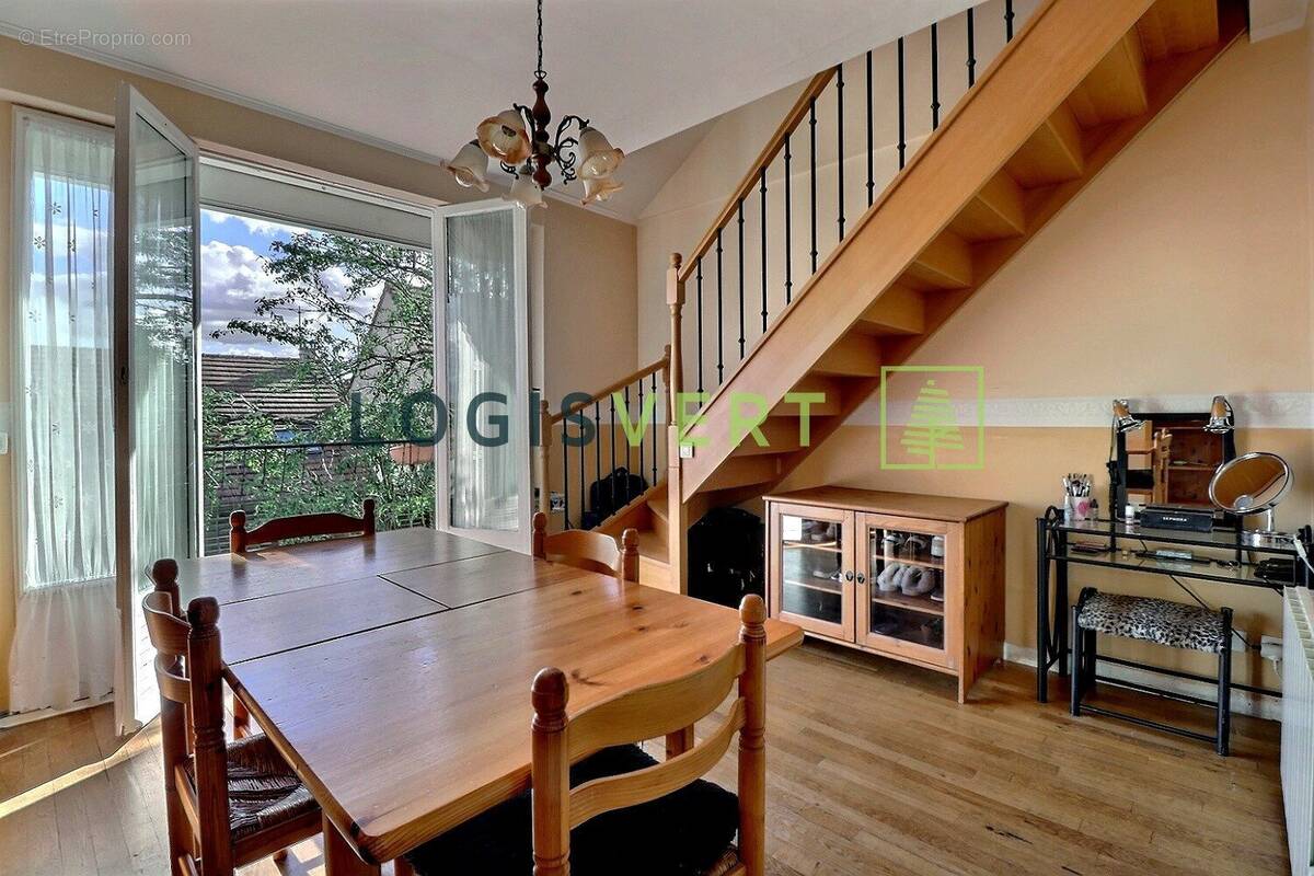 Maison à BURES-SUR-YVETTE