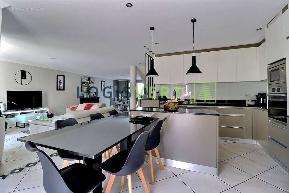 Maison à GIF-SUR-YVETTE