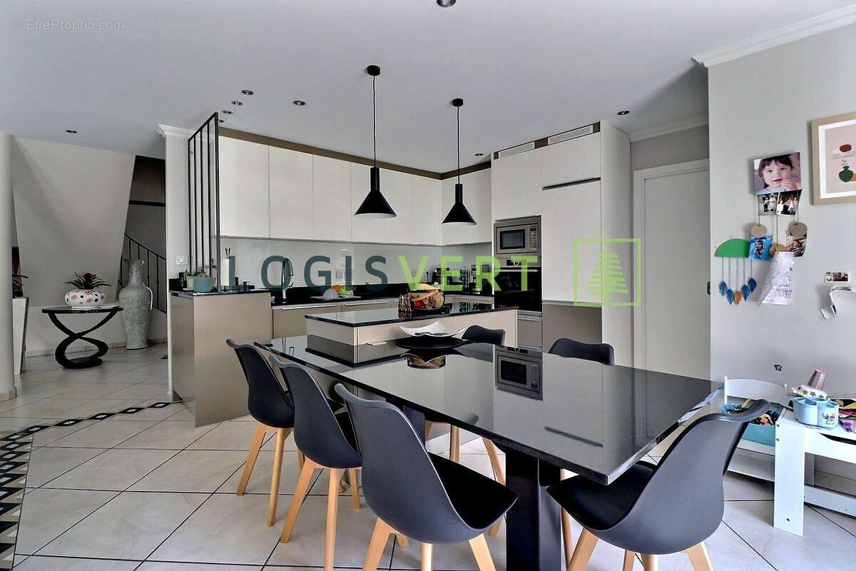 Maison à GIF-SUR-YVETTE