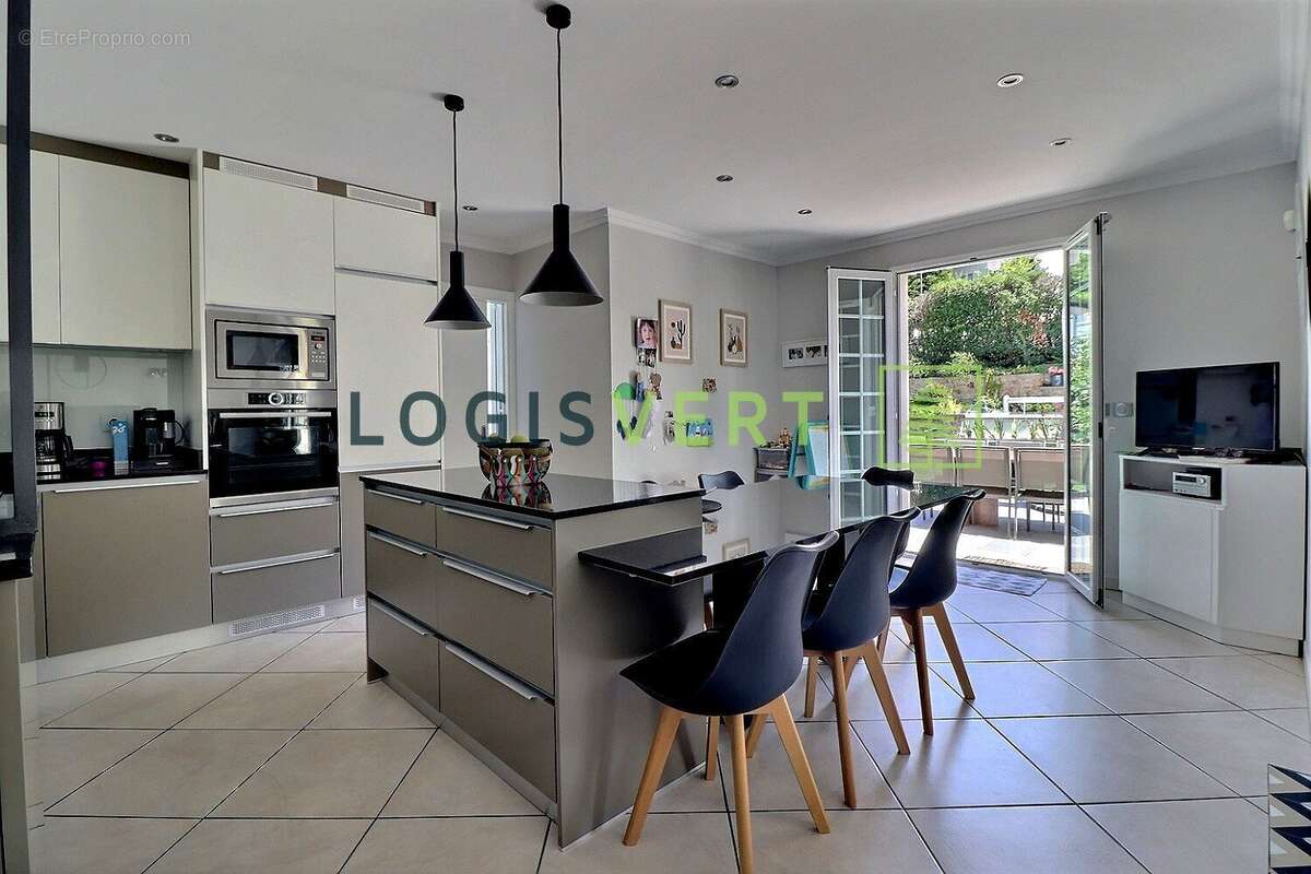 Maison à GIF-SUR-YVETTE