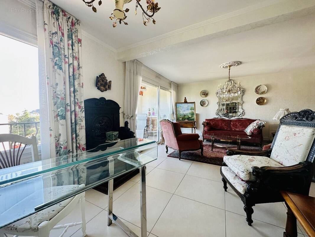 Appartement à HYERES