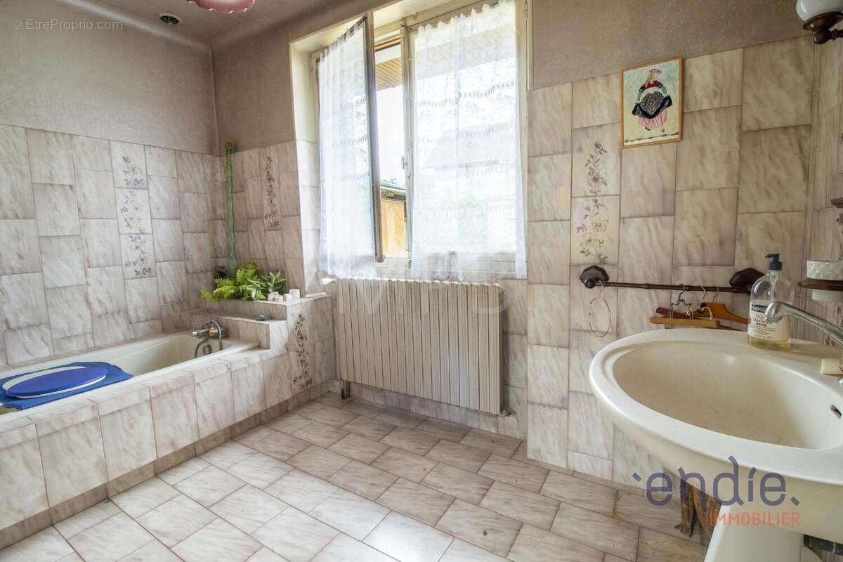 Maison à BOURBERAIN